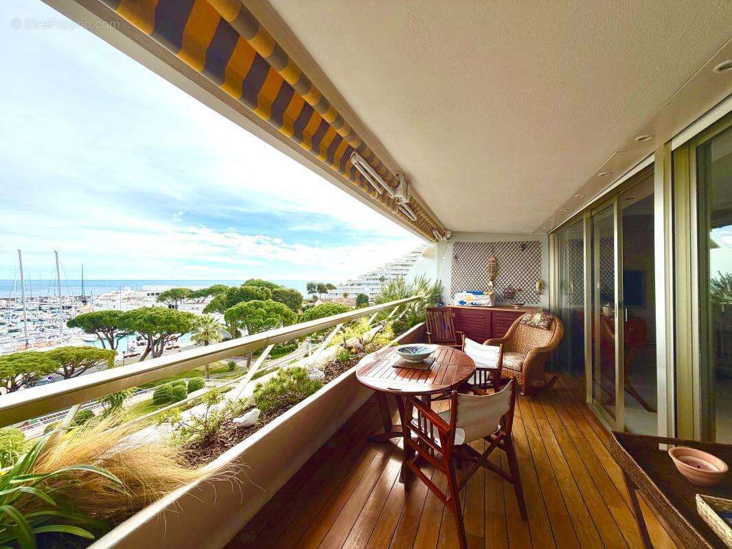 Appartement à VILLENEUVE-LOUBET