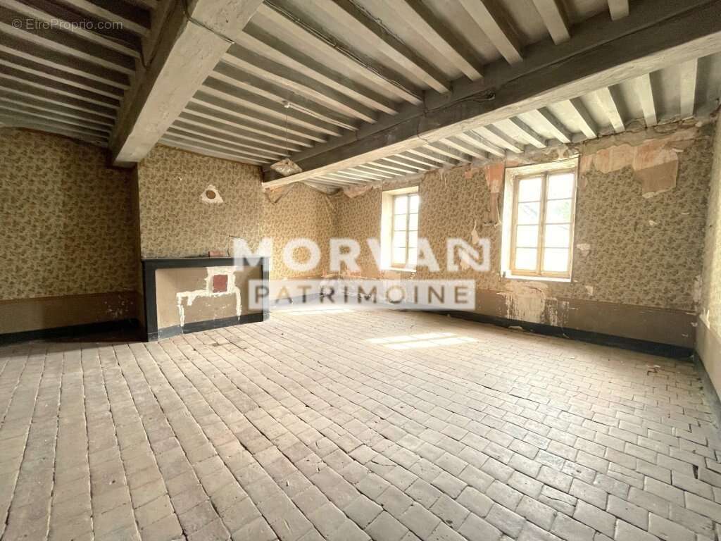 Maison à MONTREUILLON