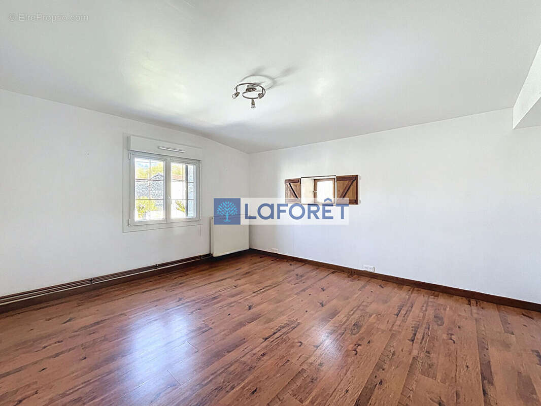 Maison à VAUX-SUR-BLAISE