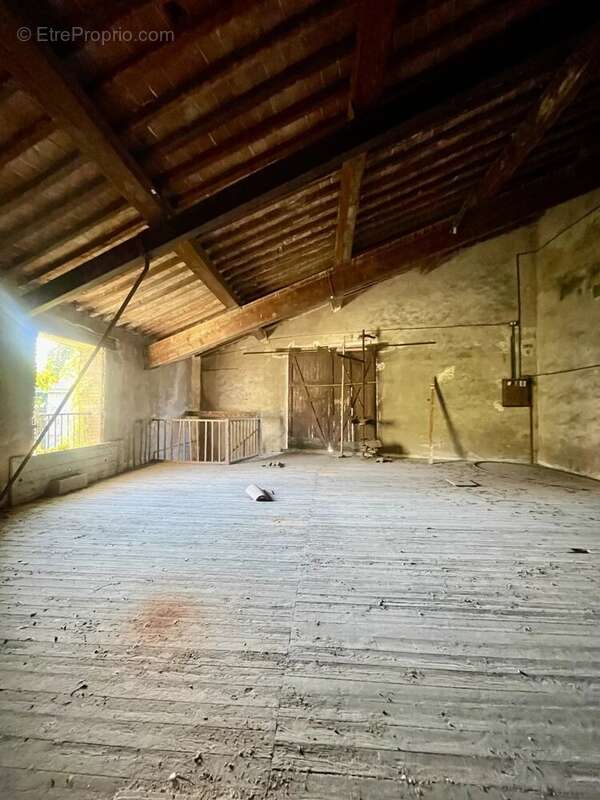 Maison à SAINT-LAURENT-DE-LA-SALANQUE