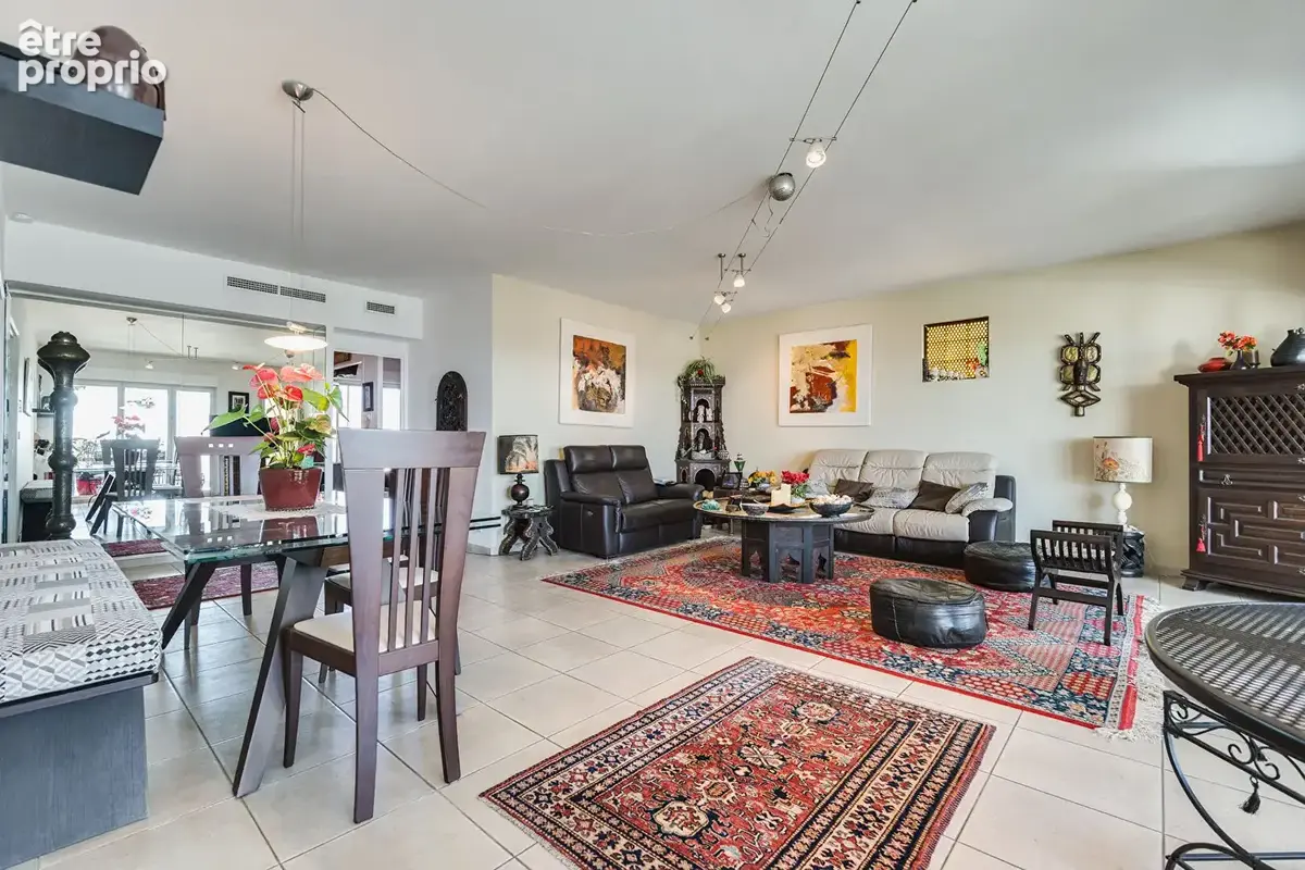 A vendre en exclusivité un appartement T4/T5 de 163 m2 avec vue mer, calanques, Notre Dame de la Garde et box/ secteur Bonnevein - photo 5