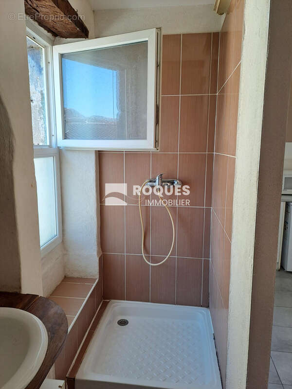 Lodève centre, appartement meublé de type 2 ! - photo 8