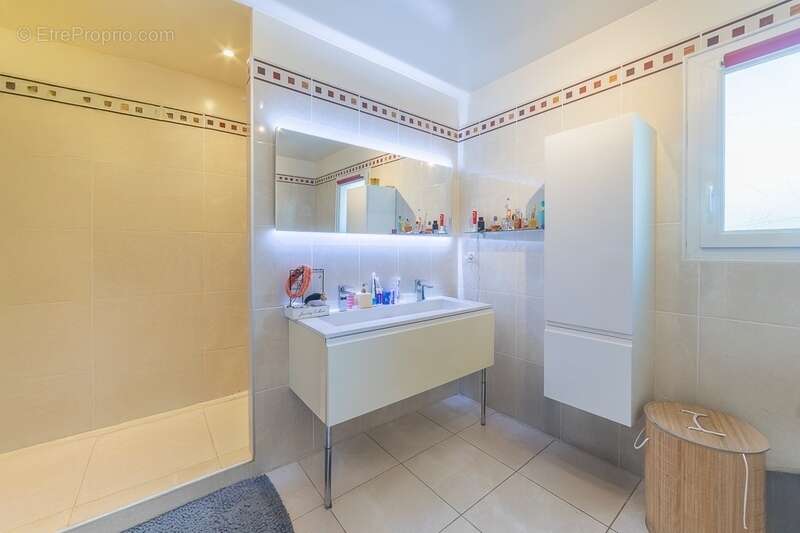  EXCLUSIVITÉ – Villa de Prestige avec Piscine et Jardin Méditerranéen sur les hauteurs de Juvignac - photo 22