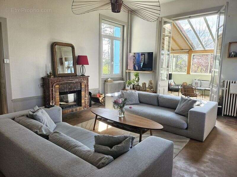 Maison à MONTROND-LES-BAINS