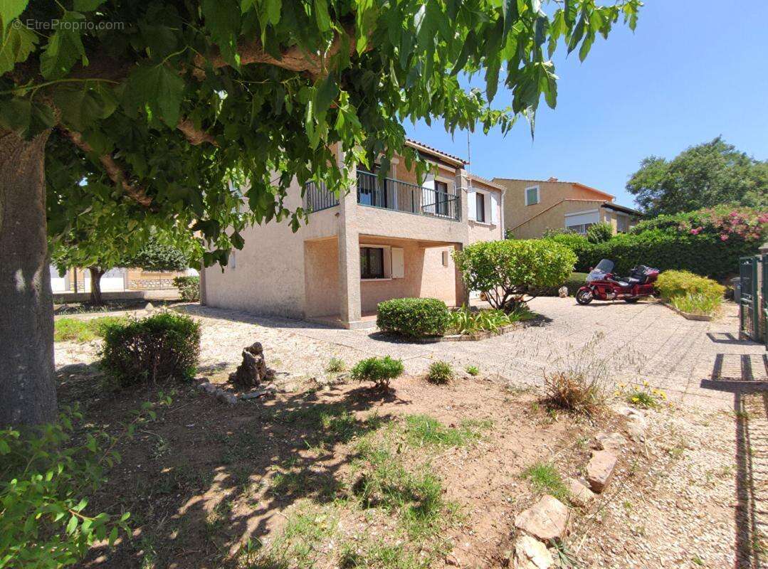 STOP AFFAIRE Centre ville Maison La Londe Les Maures  4 pièces +Grand Garage - photo 18