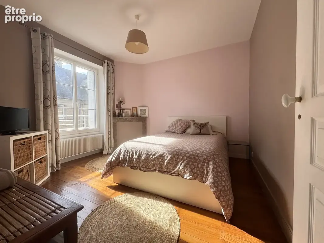 Jolie maison de ville avec 5 chambres, terrasse et stationnement privatif ! - photo 13