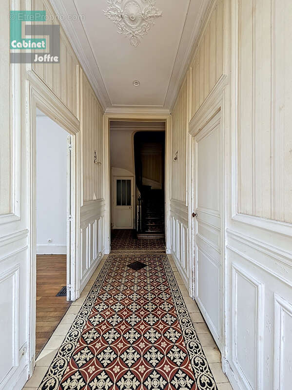 Maison à FONTAINEBLEAU