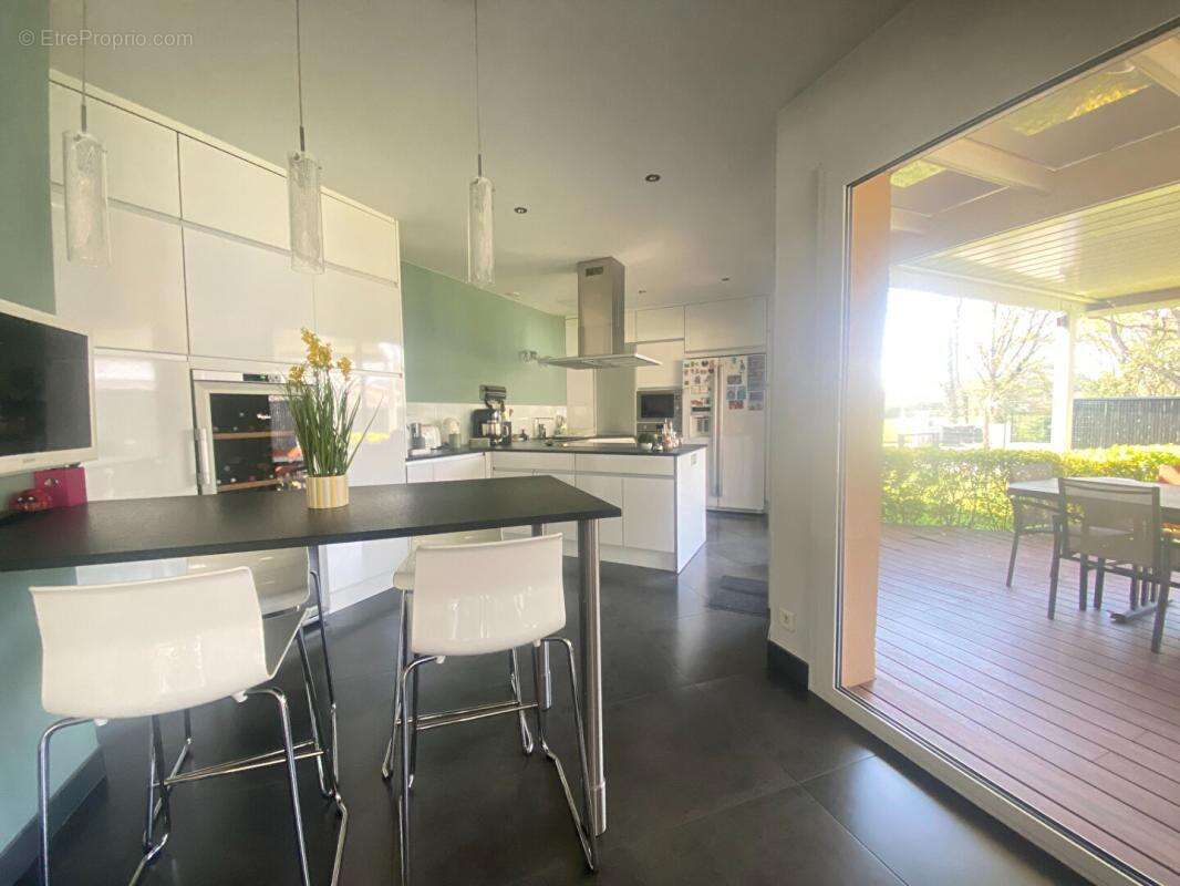 Belle maison familiale récente avec piscine sur grand jardin avec vue forêt à Camarsac - photo 6