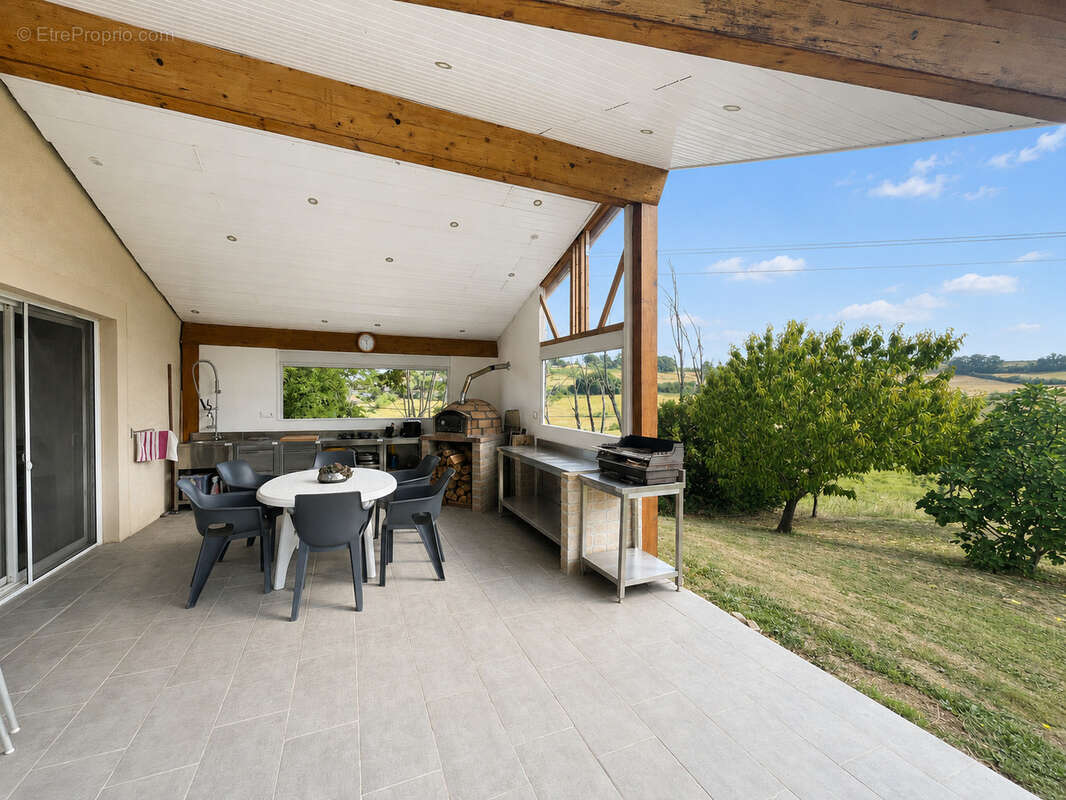 Maison la reole t6 145m2 + studio de 60m2 terrain de 2360m2 - photo 4