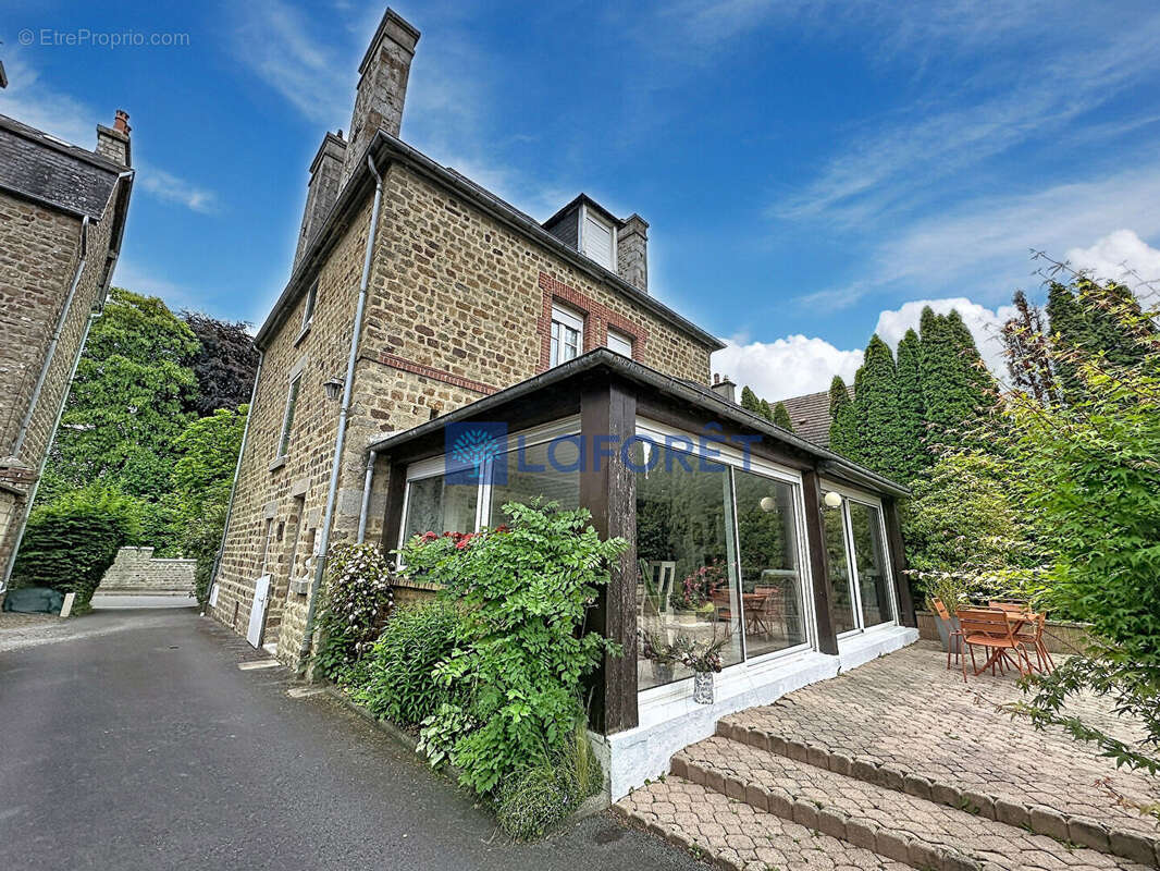 Maison à SAINT-GEORGES-DES-GROSEILLERS
