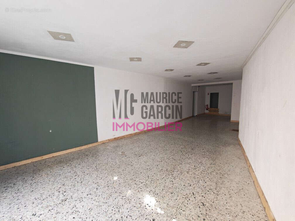 Commerce 77 m² à Entraigues-Sur-La-Sorgue  - photo 2