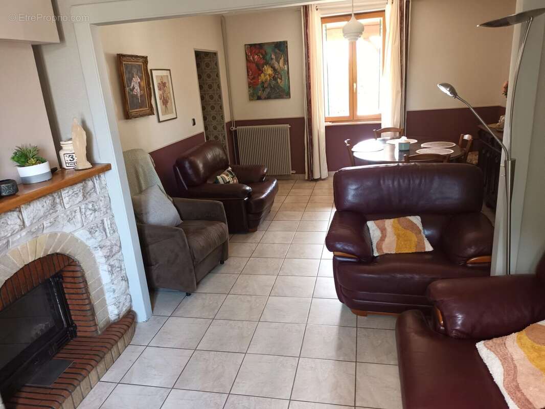 Maison 94 m² à Montceau-Les-Mines  - photo 9
