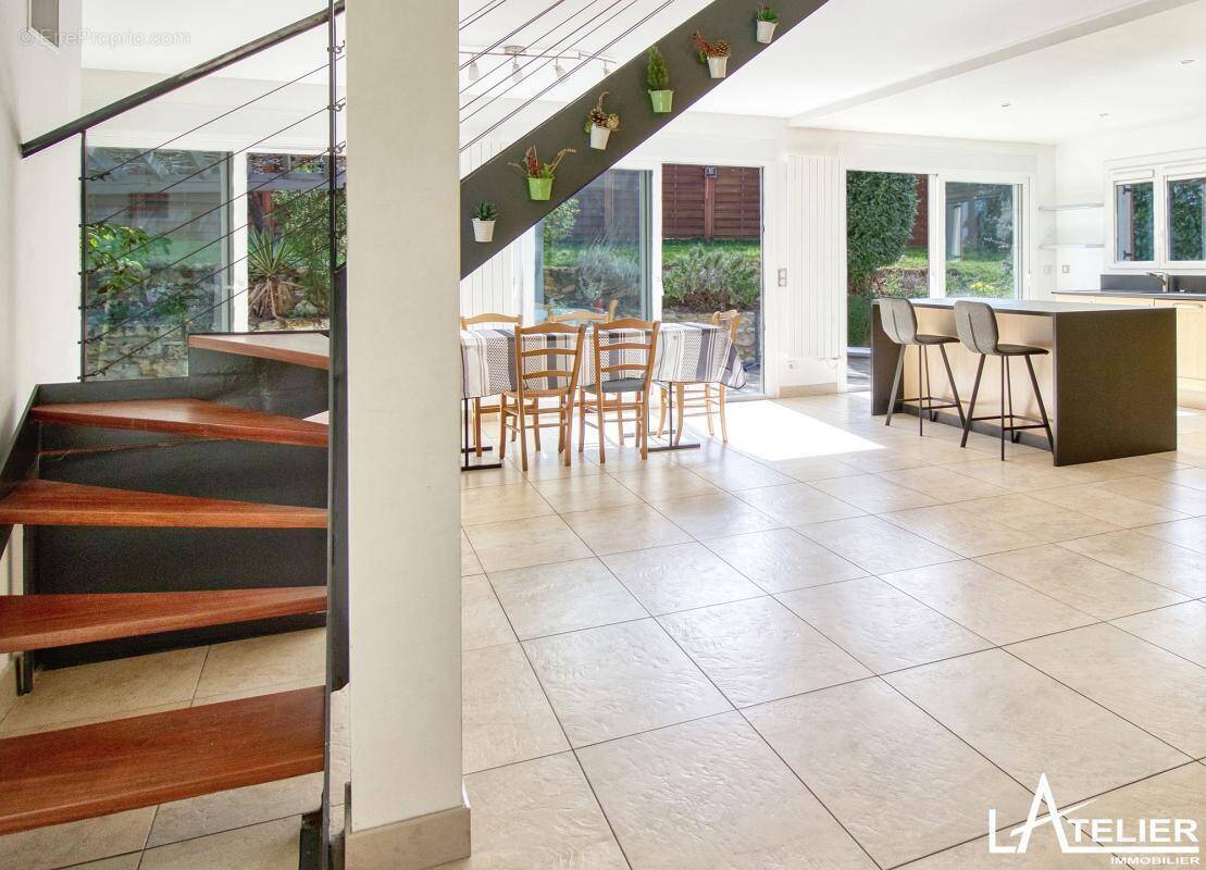 Maison à MAREIL-MARLY