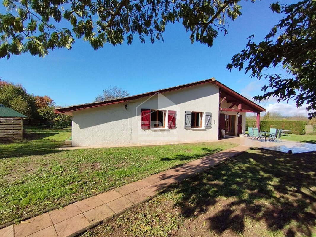 Maison à MOULIETS-ET-VILLEMARTIN