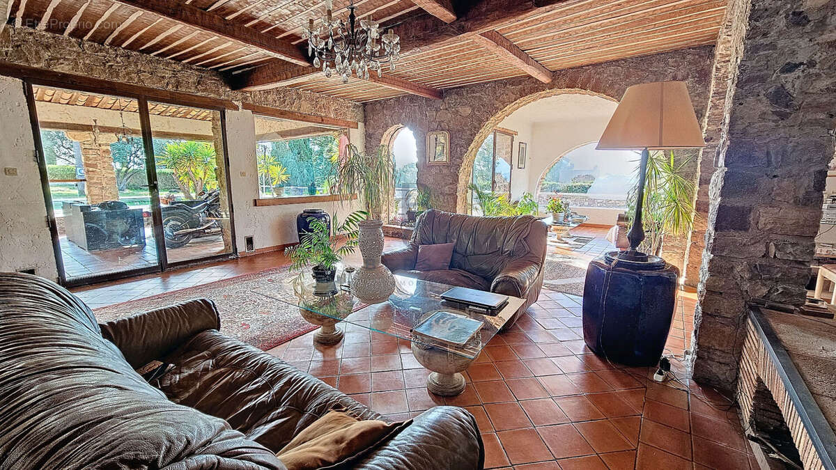 Maison à FREJUS