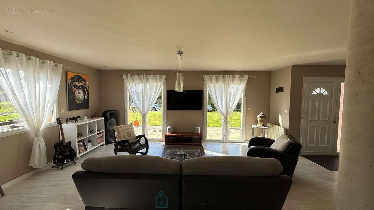 Maison à BOURG-ACHARD