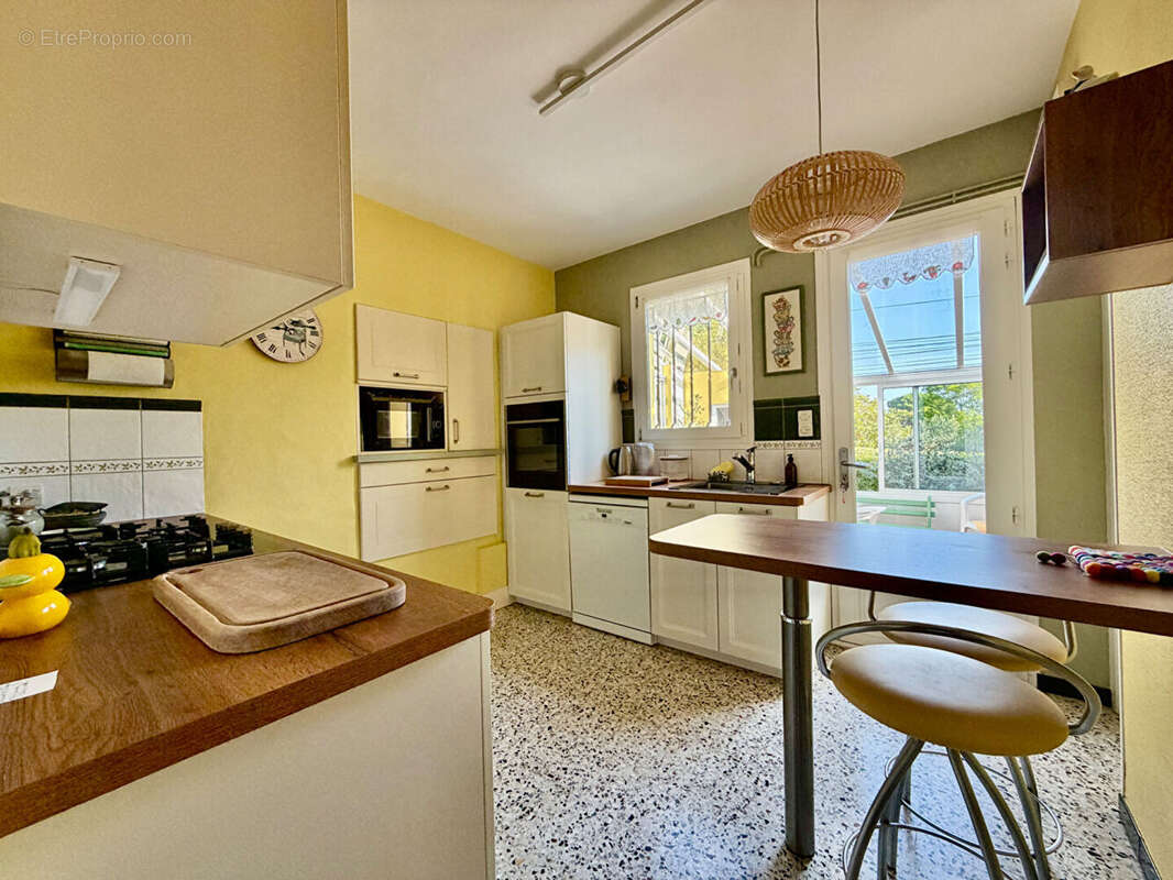 Maison Bagnols Sur Cèze - 7 pièces- 153 m² - photo 7