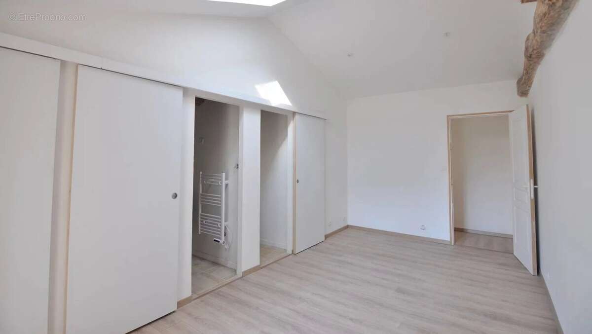 Maison à VILLEBOIS-LAVALETTE