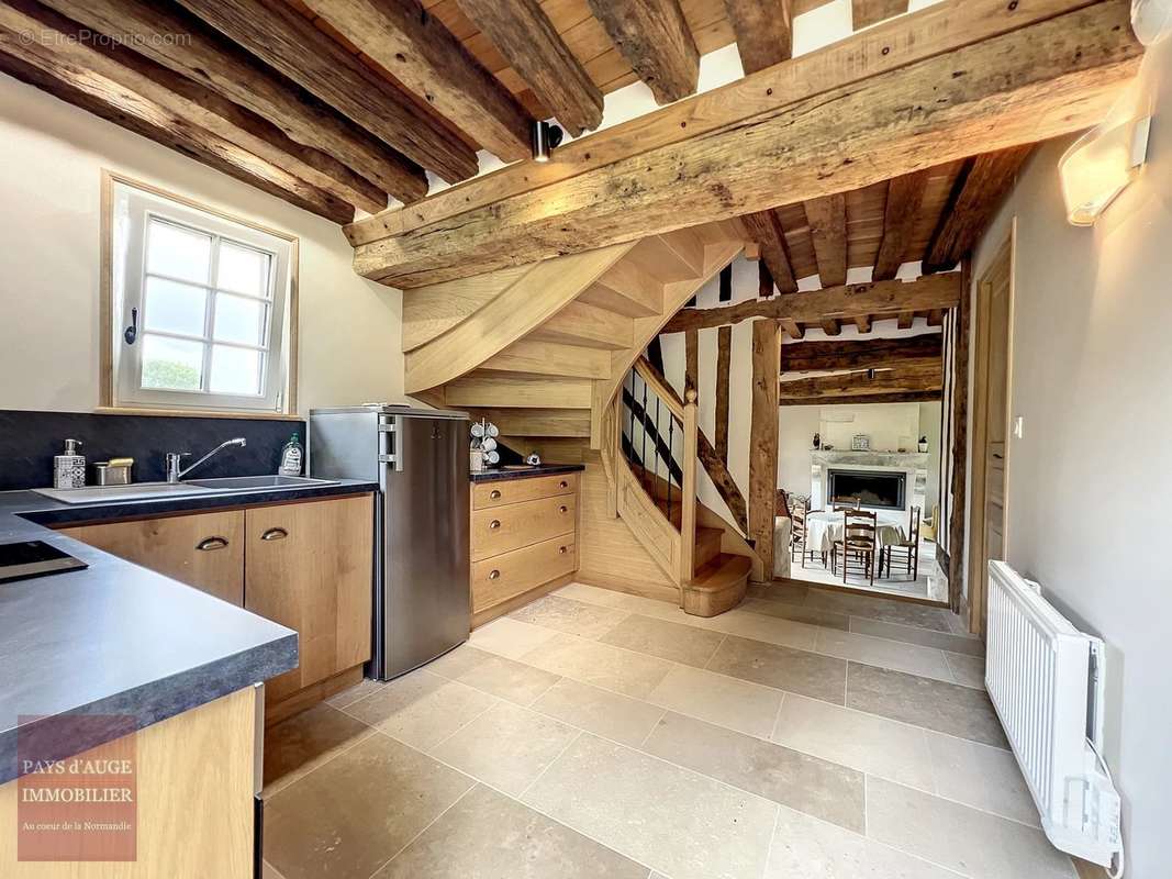 Maison à SAINT-PIERRE-SUR-DIVES