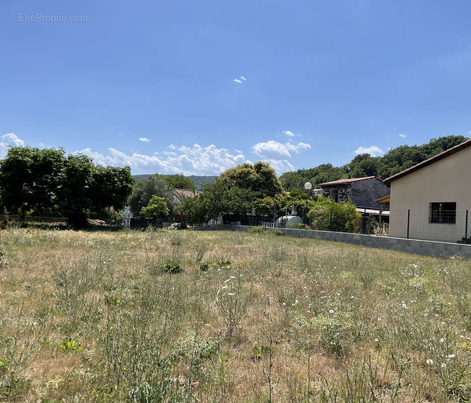 Terrain à MONTELIMAR