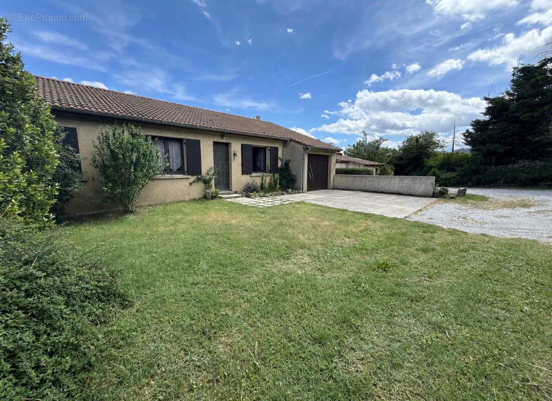 Maison à SAINT-ROMAIN-DE-LERPS