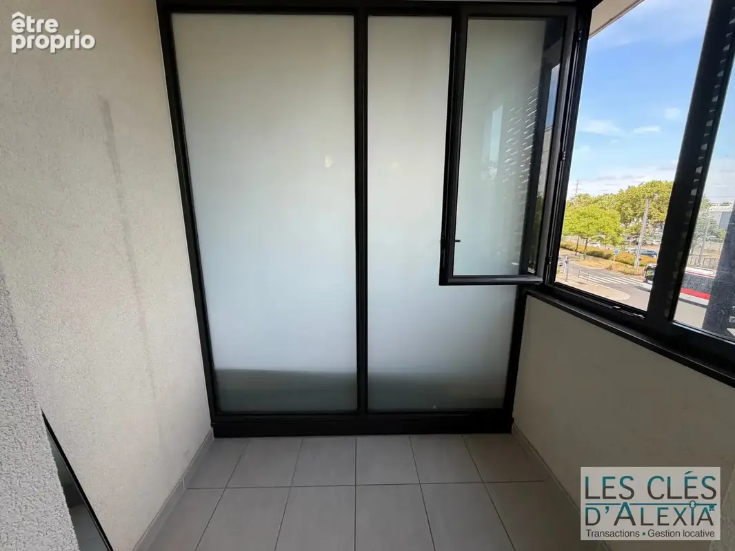 Vénissieux – Studio avec loggia et garage – Idéal investisseur - photo 5