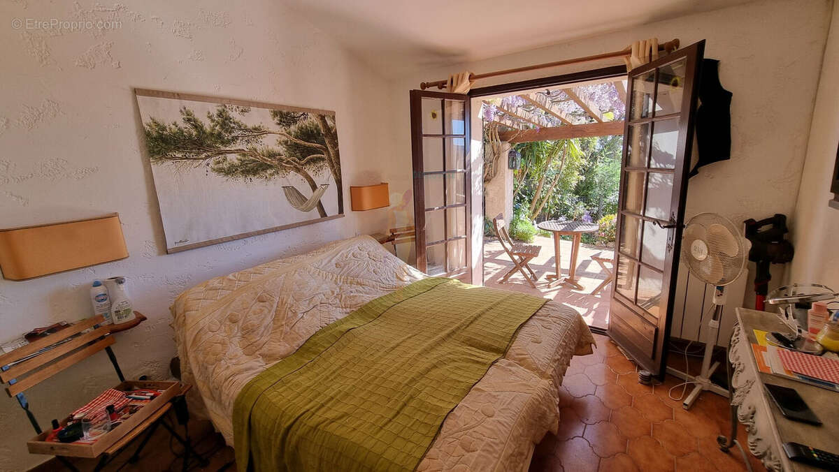 Maison à LES ISSAMBRES