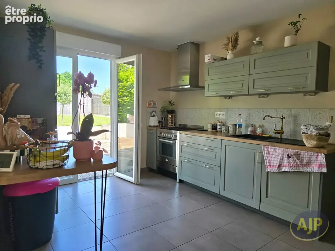 SAINT-JEAN-BREVELAY : Maison T5 dans le bourg, entièrement rénovée  - 20 min de Vannes ? DPE C ? Uniquement chez AJP ! - photo 5