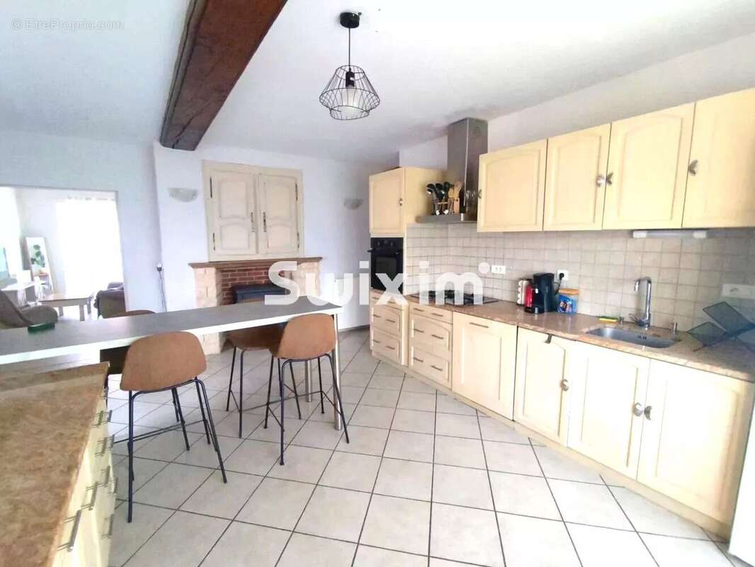 Maison à COMMENAILLES