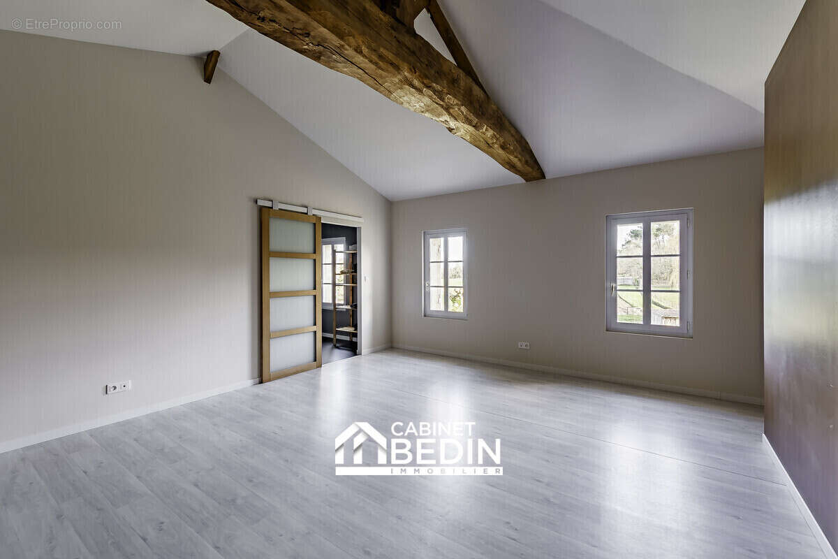 Maison 405 m² à Marcenais  - photo 7