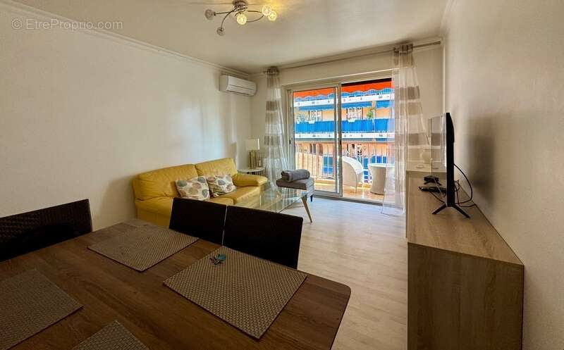 Appartement à VALLAURIS