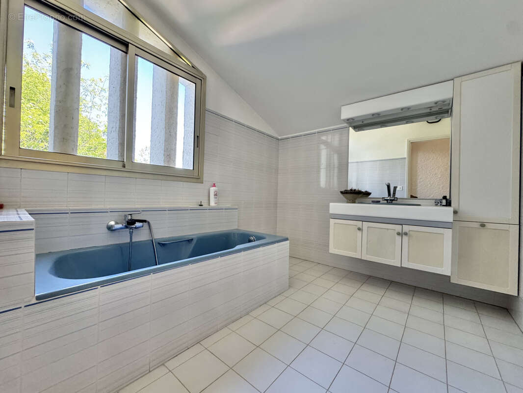 Maison à CARQUEIRANNE