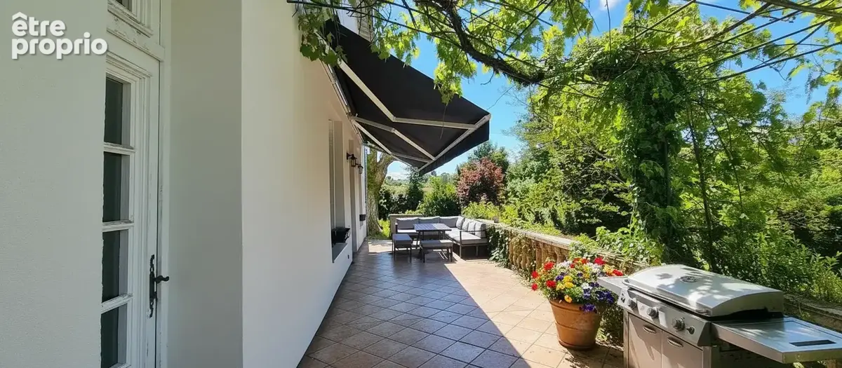 DEMEURE DE CHARME 180 m2 - grand garage - piscine - parc - photo 5
