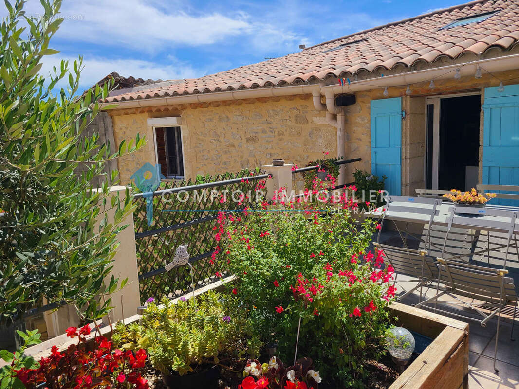 PROCHE PONT DU GARD : Grande maison de village avec bassin et terrasse tropézienne - photo 2