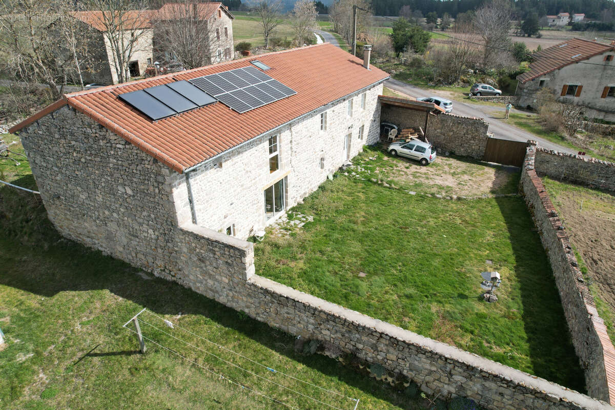 Maison à FELINES