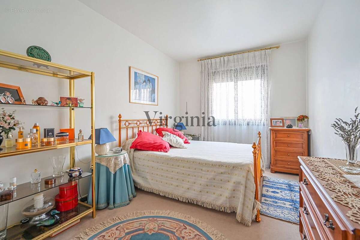 Appartement à CHARENTON-LE-PONT