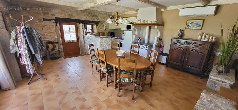 Maison à CABRERETS