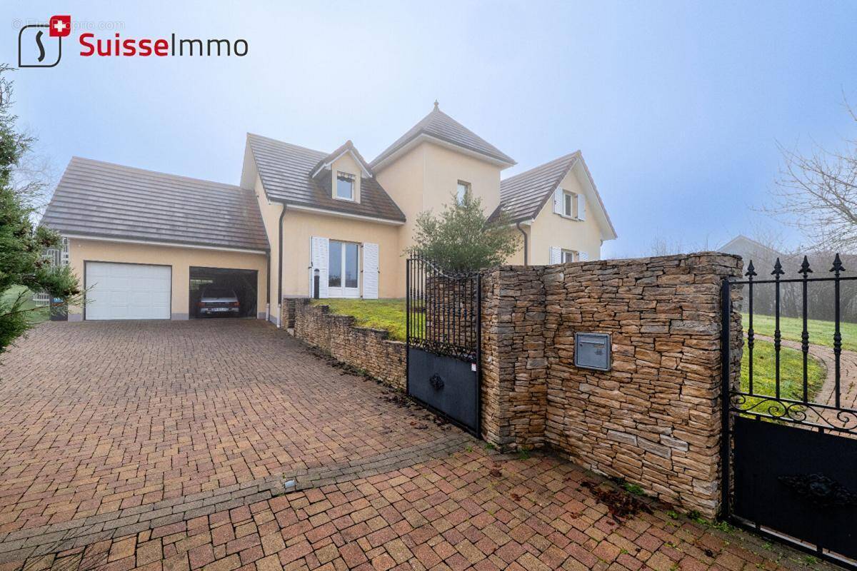 Maison à L'ISLE-SUR-LE-DOUBS