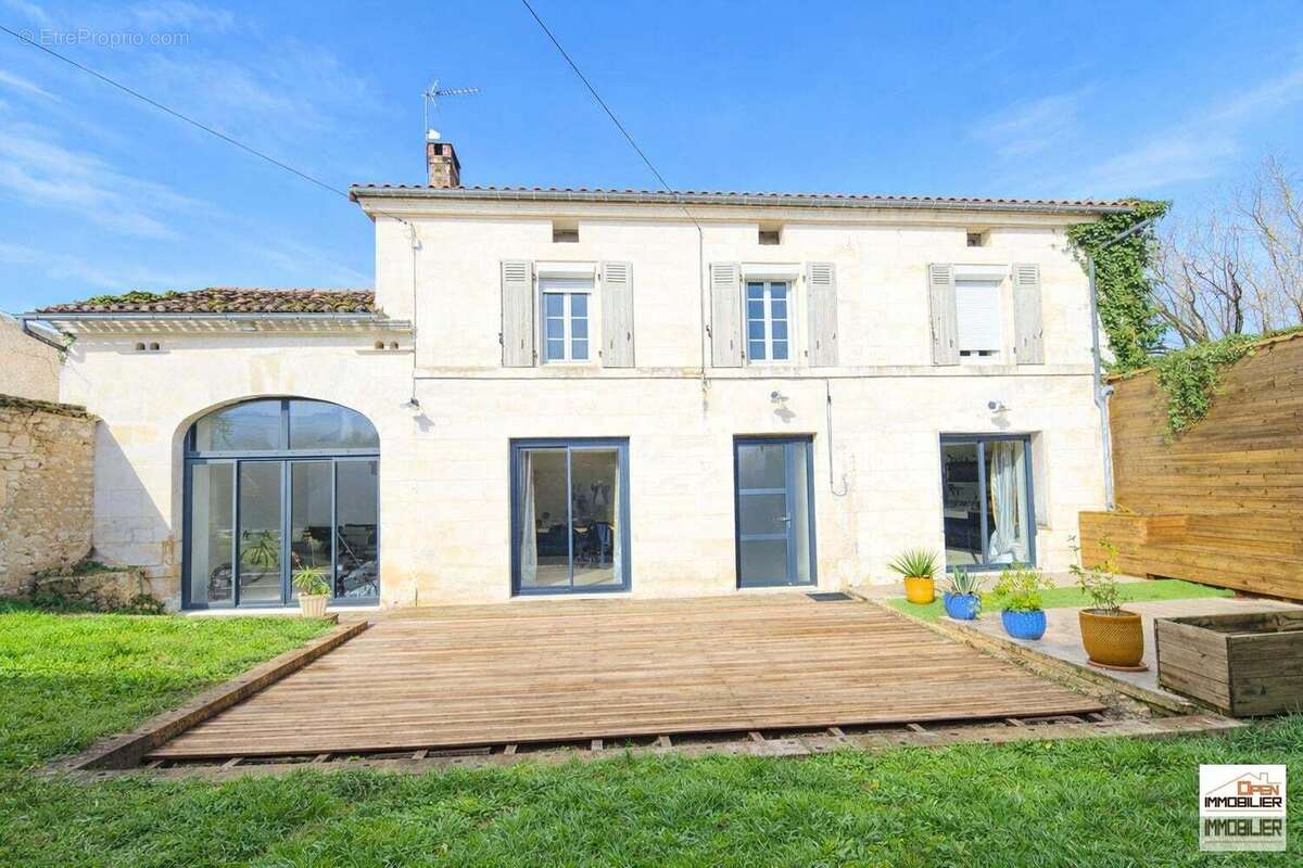 Maison à CHATEAUNEUF-SUR-CHARENTE