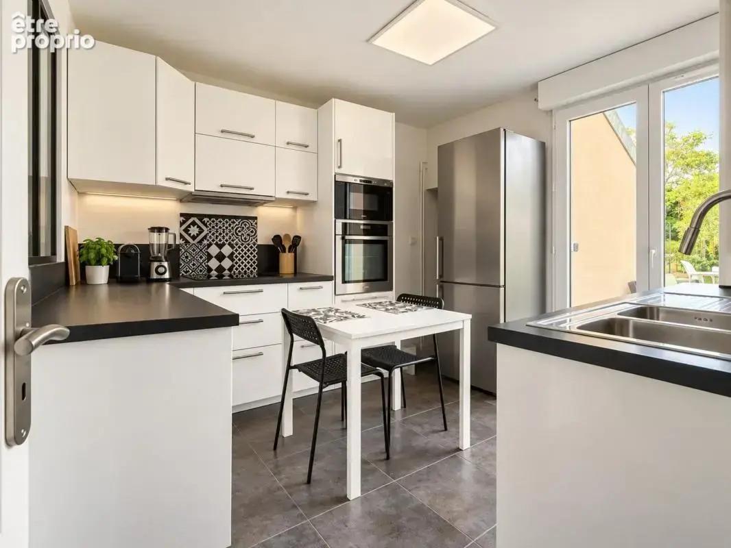 Située à Mériel, cette maison familiale offre une distribution fonctionnelle ainsi qu’un beau potentiel d’évolution - photo 3