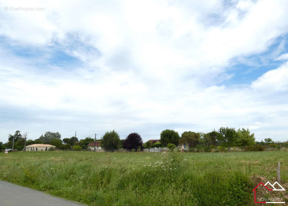 Terrain à SAINT-ANTOINE-CUMOND