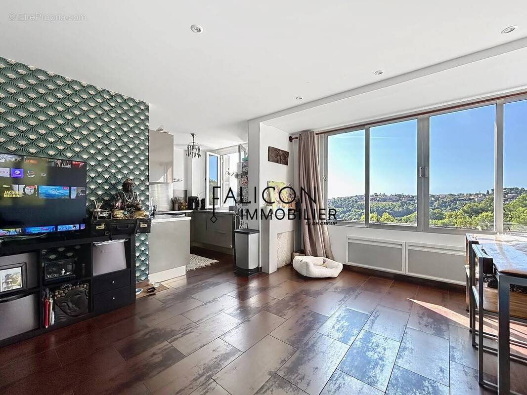 Appartement à FALICON