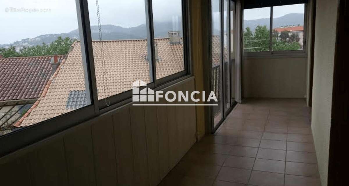 Appartement à HYERES