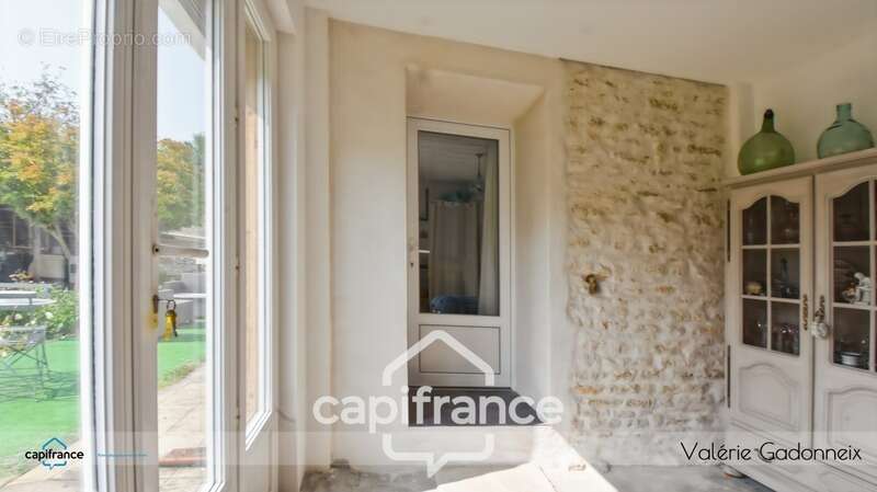 Dpt Vendée (85),  Maison charentaise rénovée avec dépendances et terrain à bâtir – Vix - photo 11