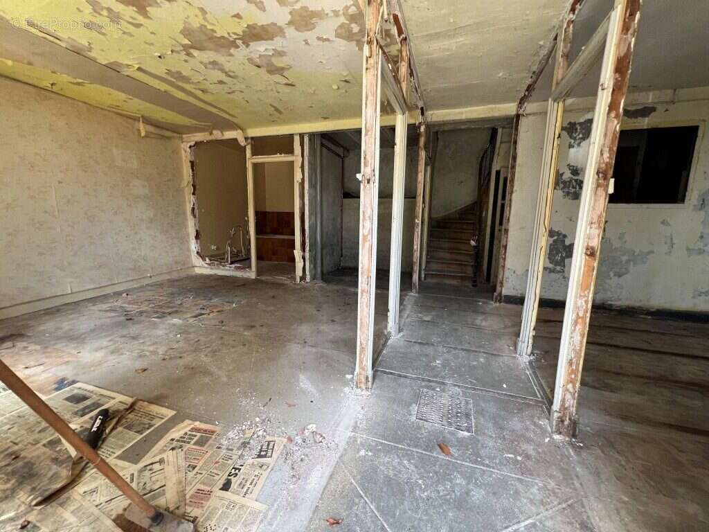 Maison 240 m² à Saint-Alban-Sur-Limagnole  - photo 7