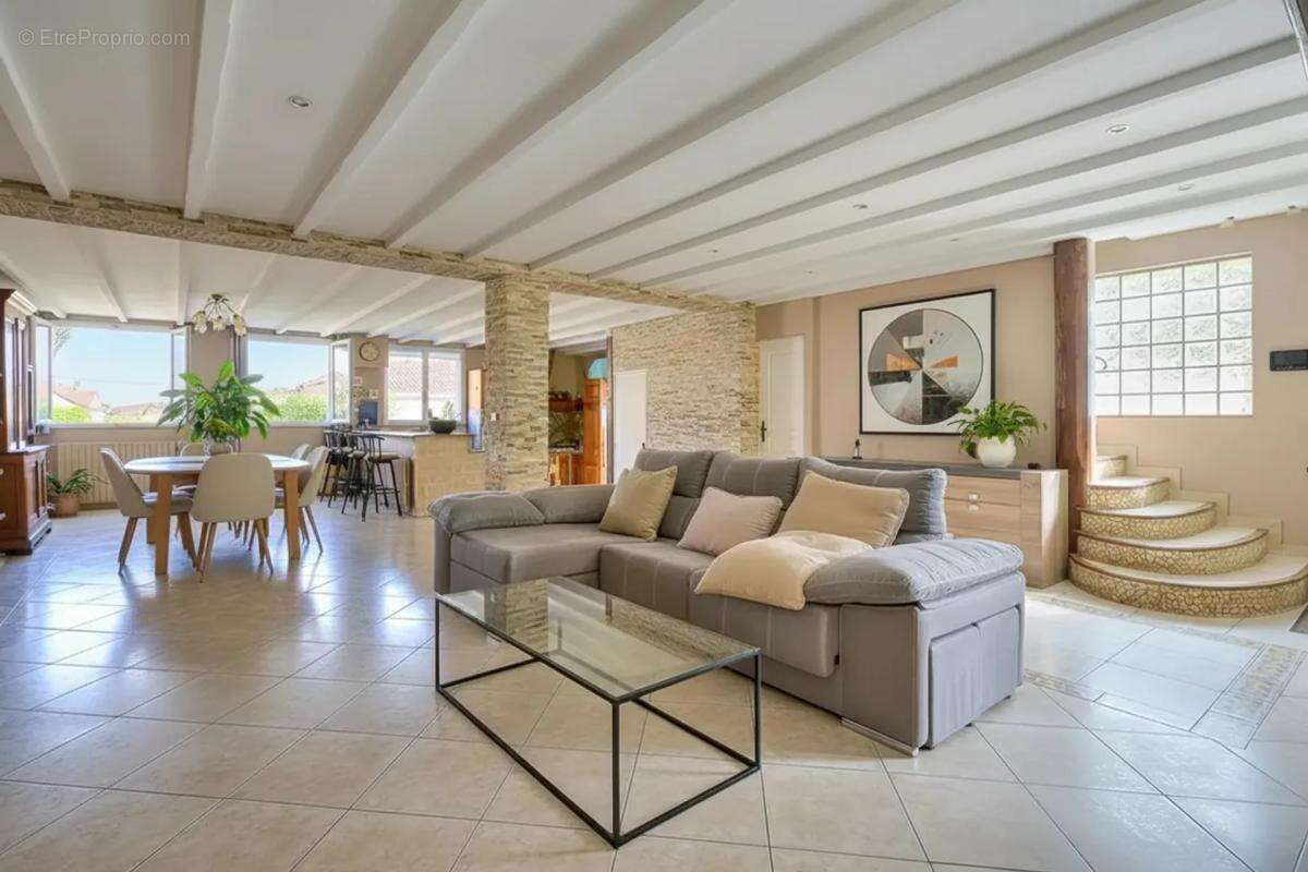 Maison à NEUILLY-PLAISANCE