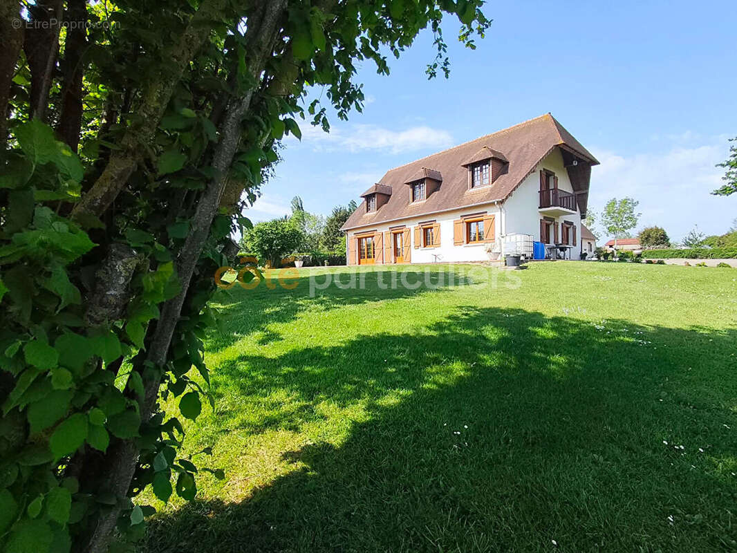 Maison à MEZIDON-CANON
