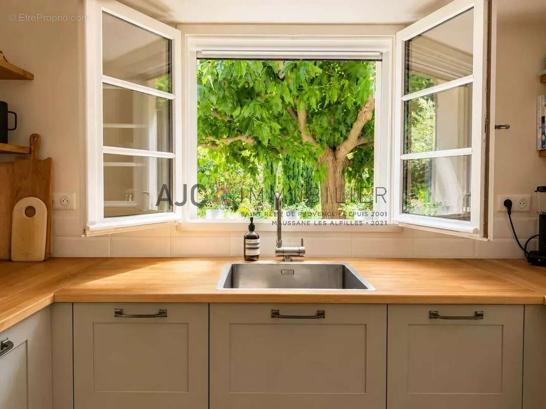 Saint-Rémy-de-Provence – Maison lumineuse de 4 chambres avec piscine proche centre - photo 13