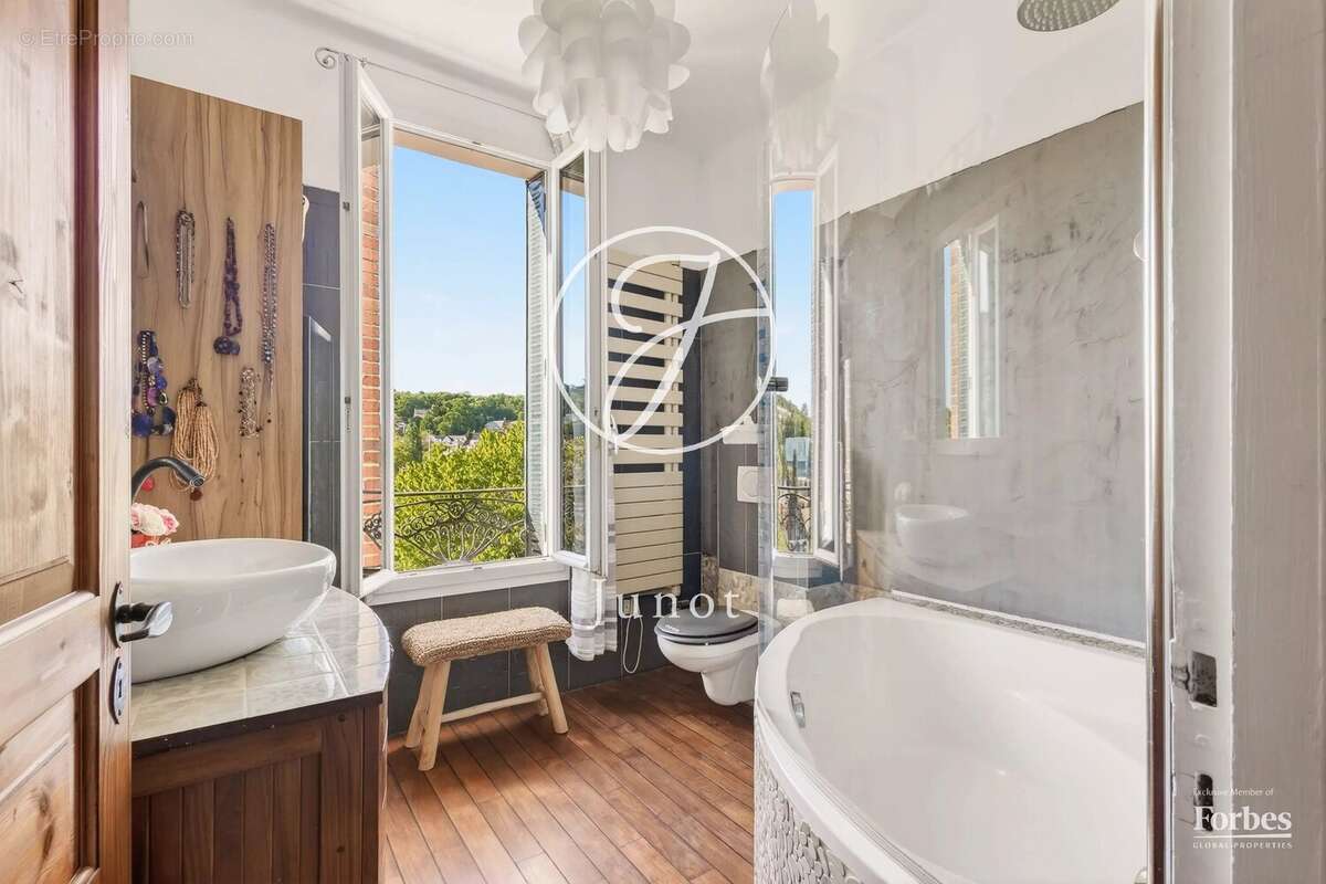 Ville-d'Avray - CENTRE - Maison - 180 m² - Terrain de 260 m² - photo 15