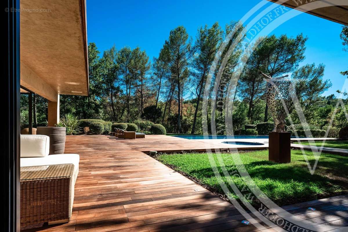 Maison à TOURRETTES